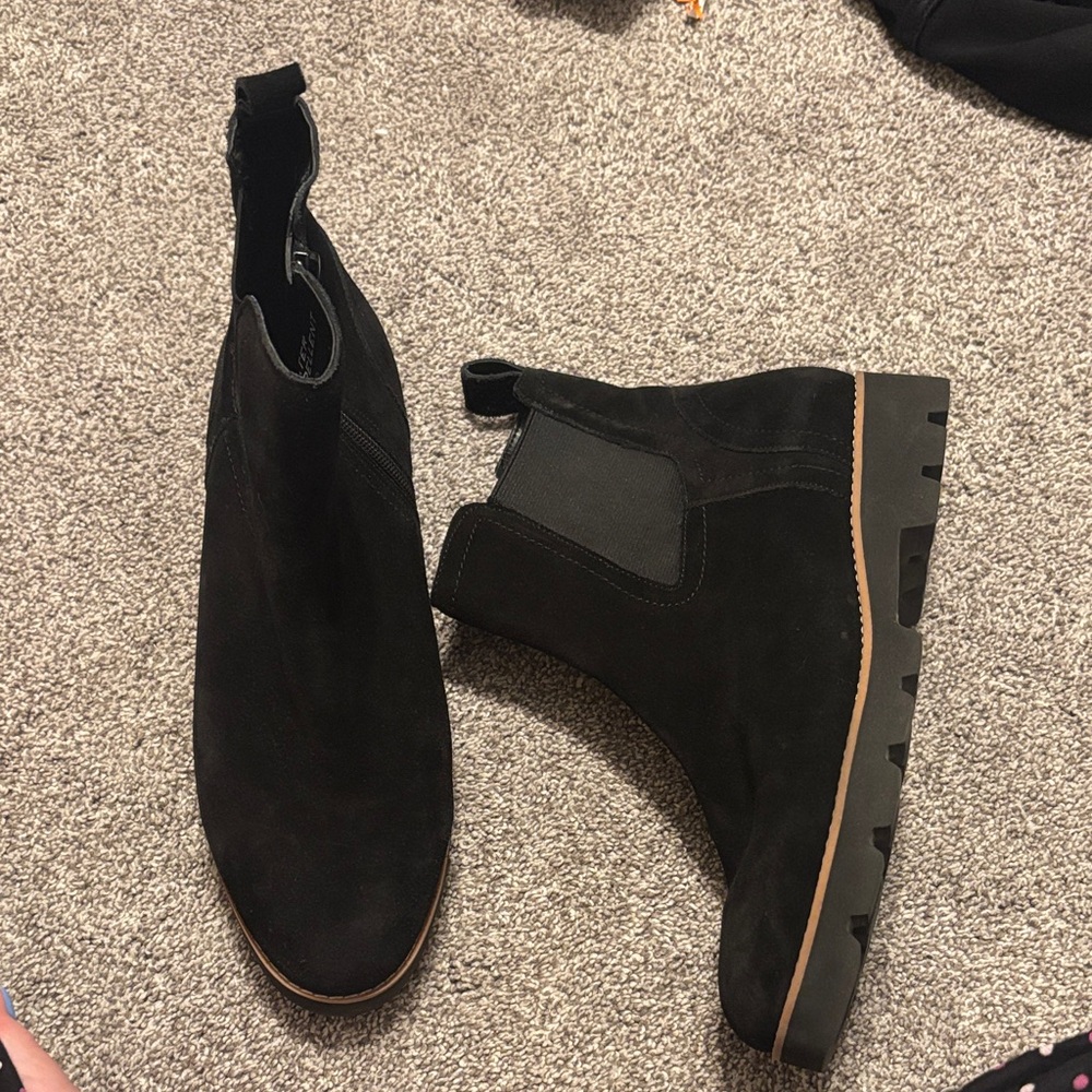 Vionic Brighton Suede Pull On Style Boot